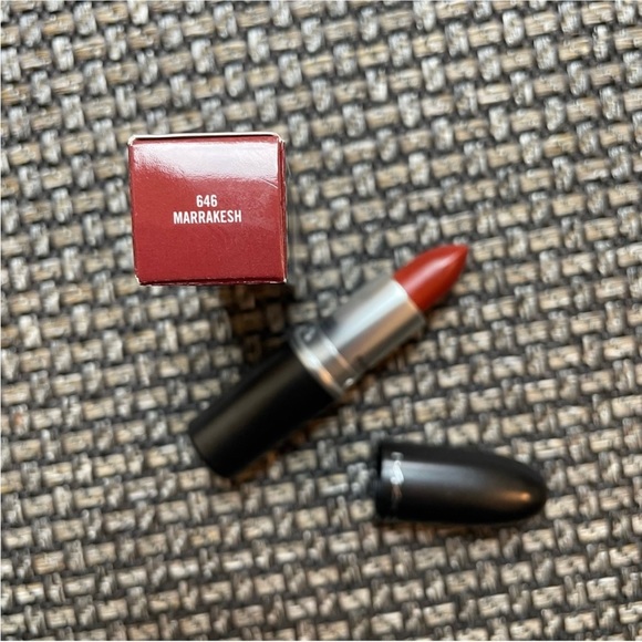 NIB • MAC Cosmetics Rust Red Matte Lipstick in Marrakesh - Picture 3 of 4